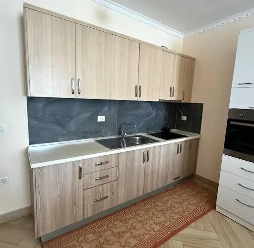 Lovely By The * Vlorë